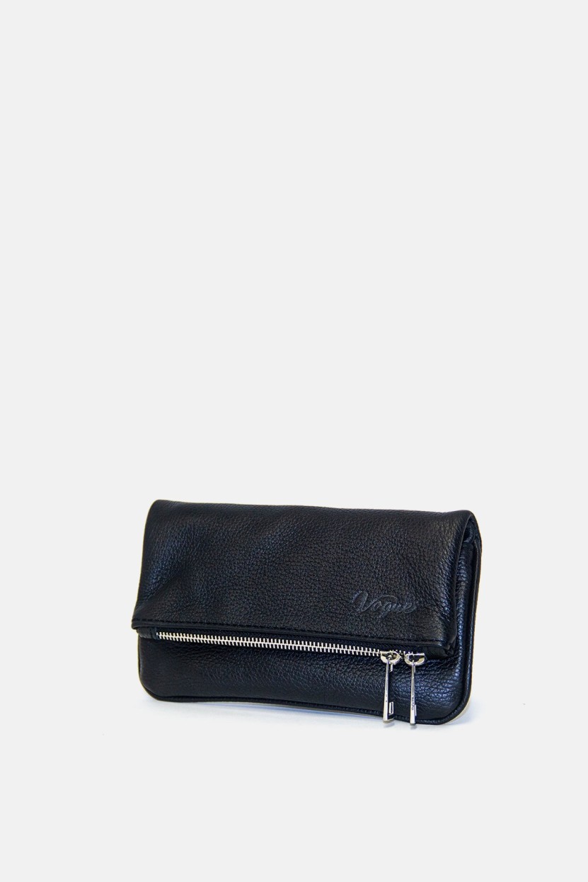 BOLSO CON SOLAPA Y CADENA NEGRO
