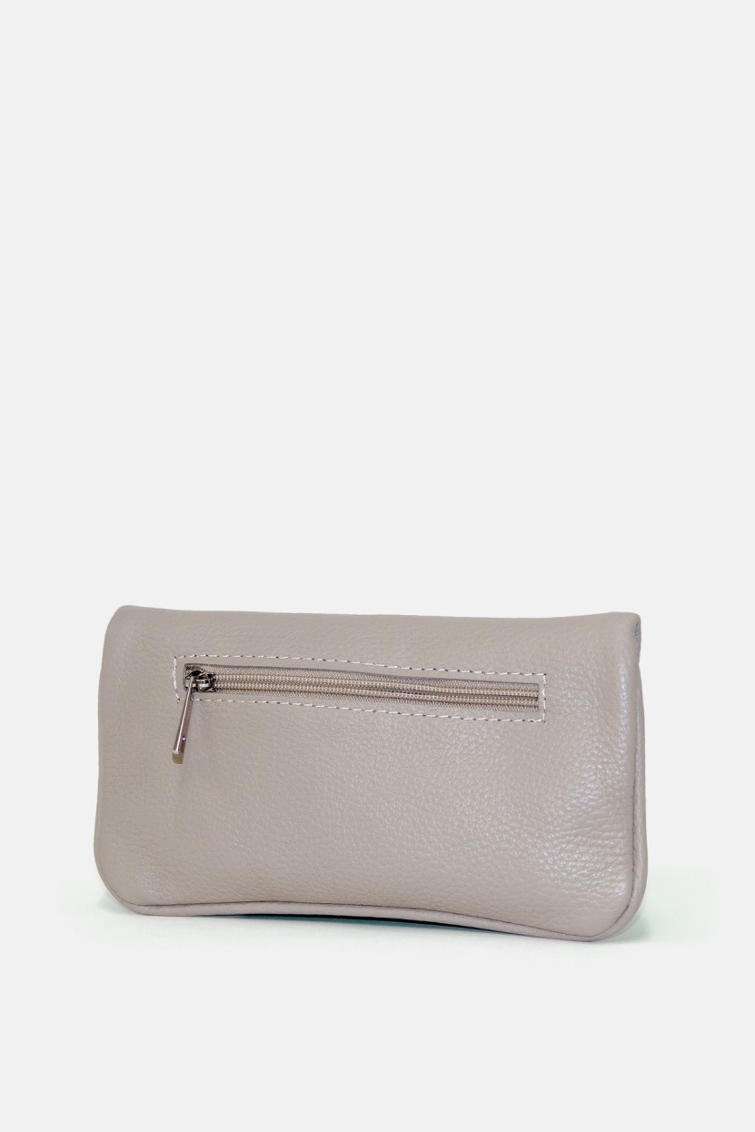 BOLSO CON SOLAPA Y CADENA BEIGE