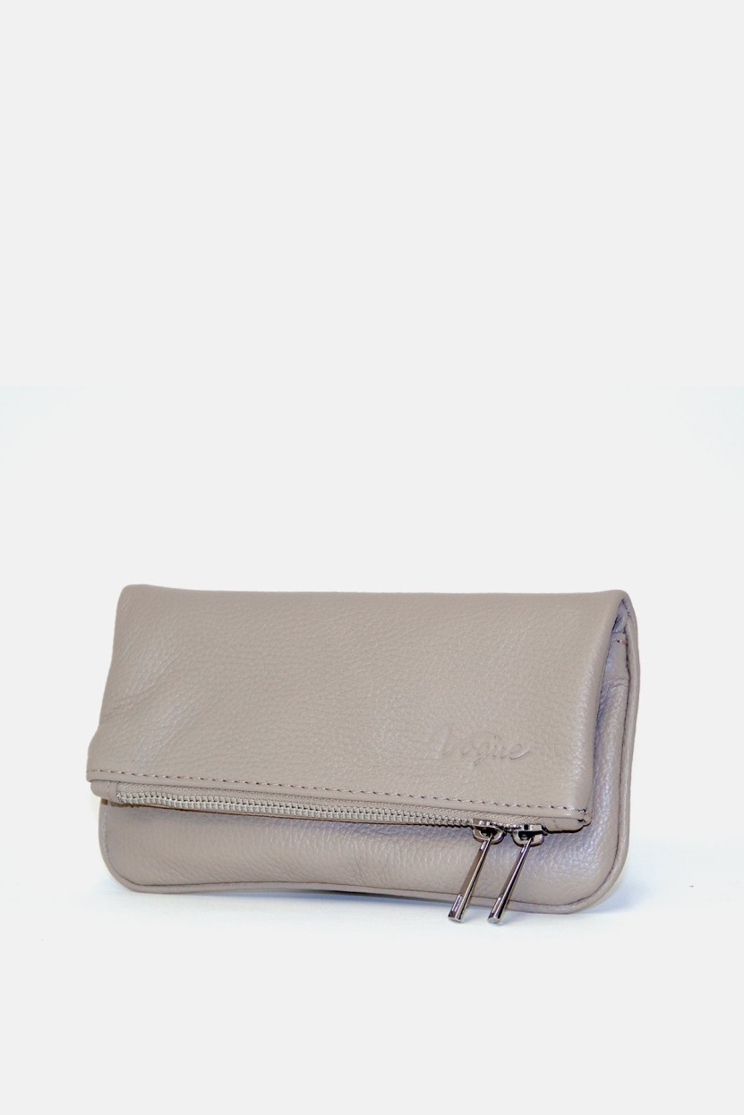 BOLSO CON SOLAPA Y CADENA BEIGE