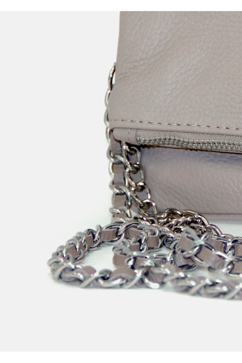 BOLSO CON SOLAPA Y CADENA BEIGE